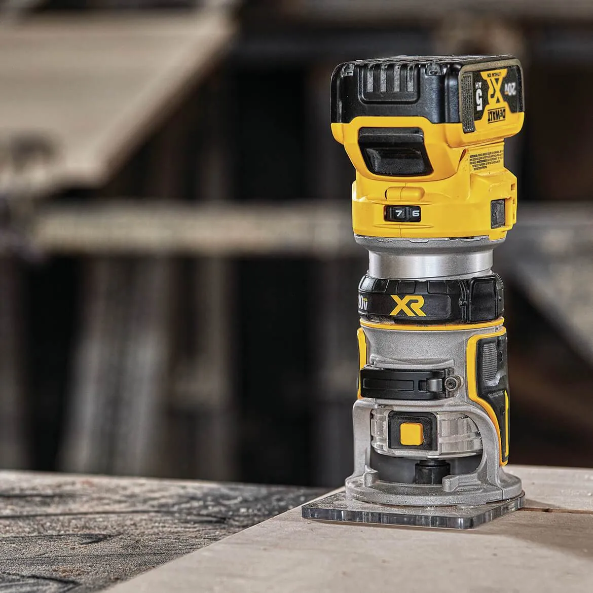 DeWALT DCW600B 20V Depth Adjusting Brushless Cordless Router - Bare Tool