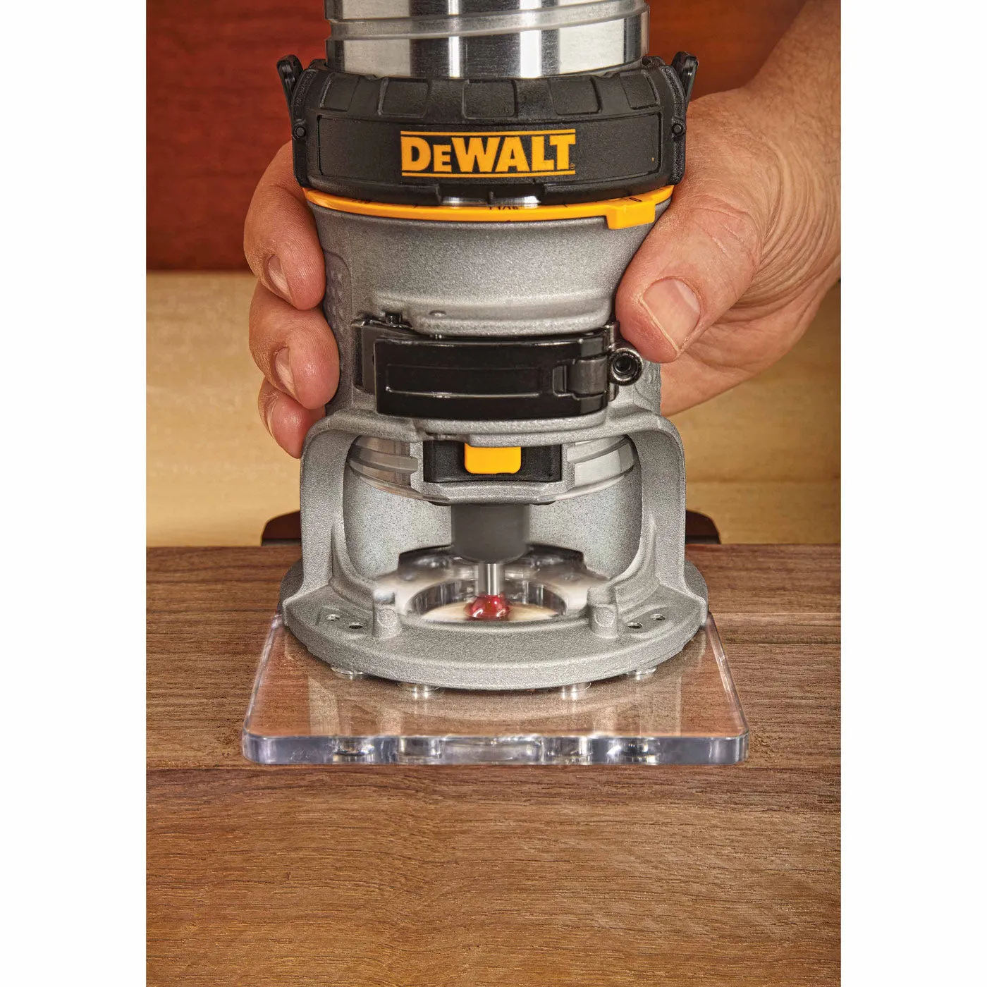 DeWalt DWP611 1-1/4 HP Max Torque Variable Speed Compact Router